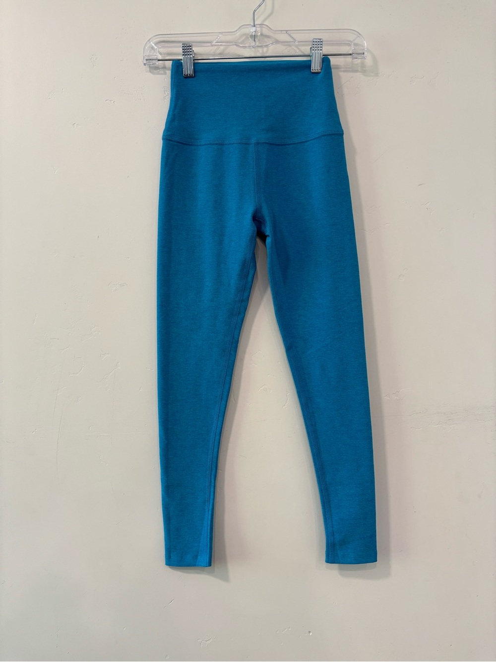 Beyond yoga Spacedye Walk and Talk High Waisted Capri Legging Blue Glow Size XS